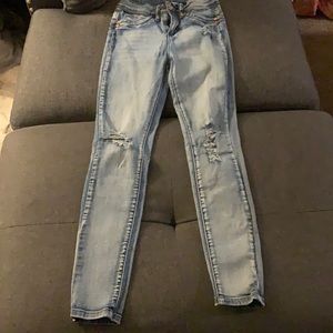 Blue ripped skinny jeans